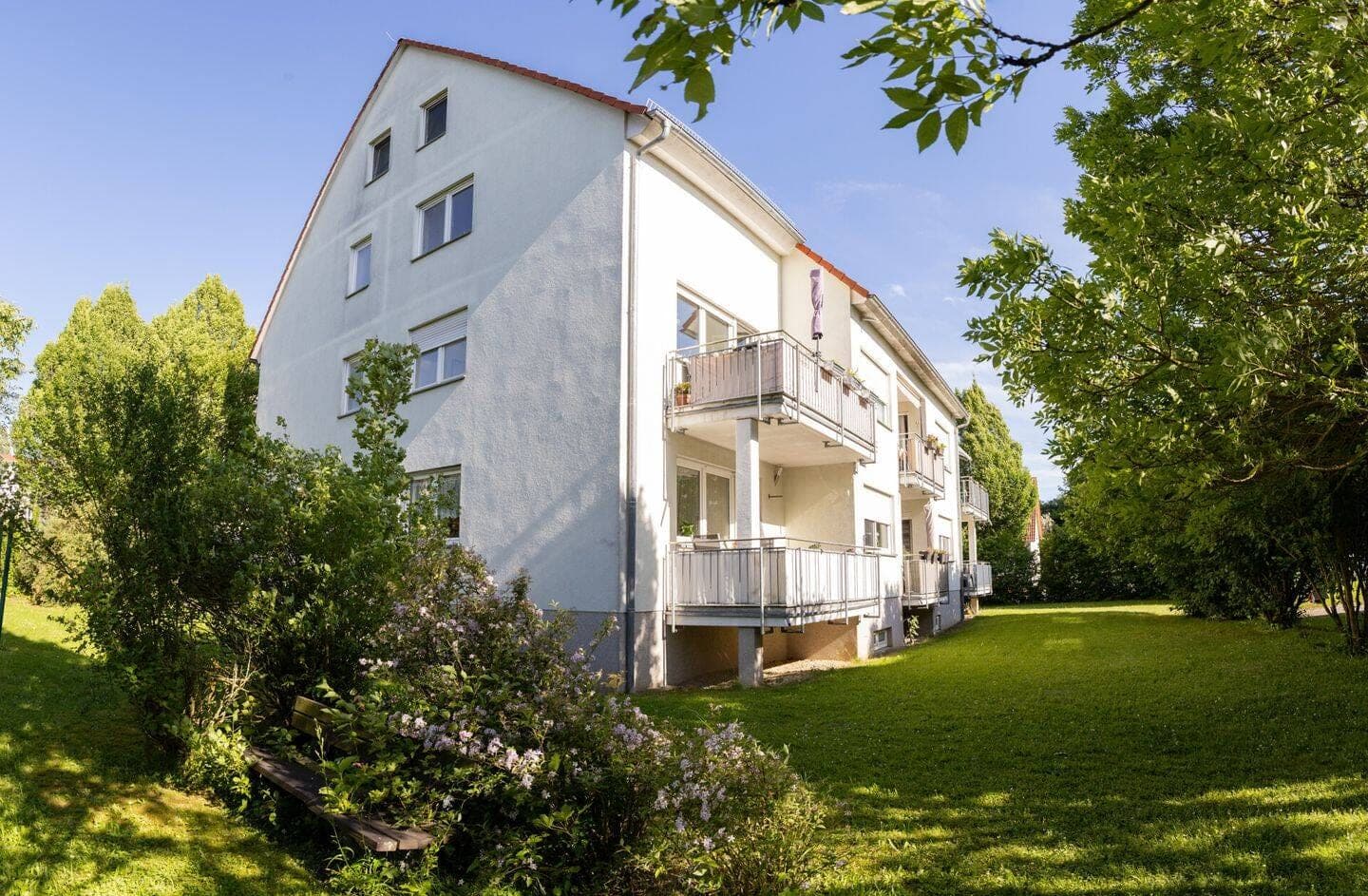 Großzügige Wohnung mit Loggia in guter Wohnlage