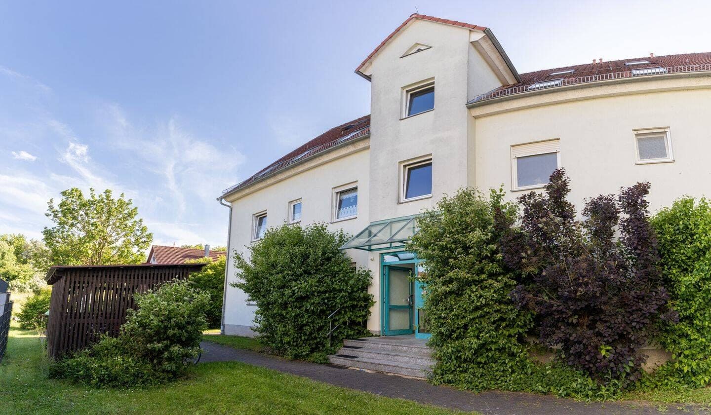 Großzügige Wohnung mit Loggia in guter Wohnlage