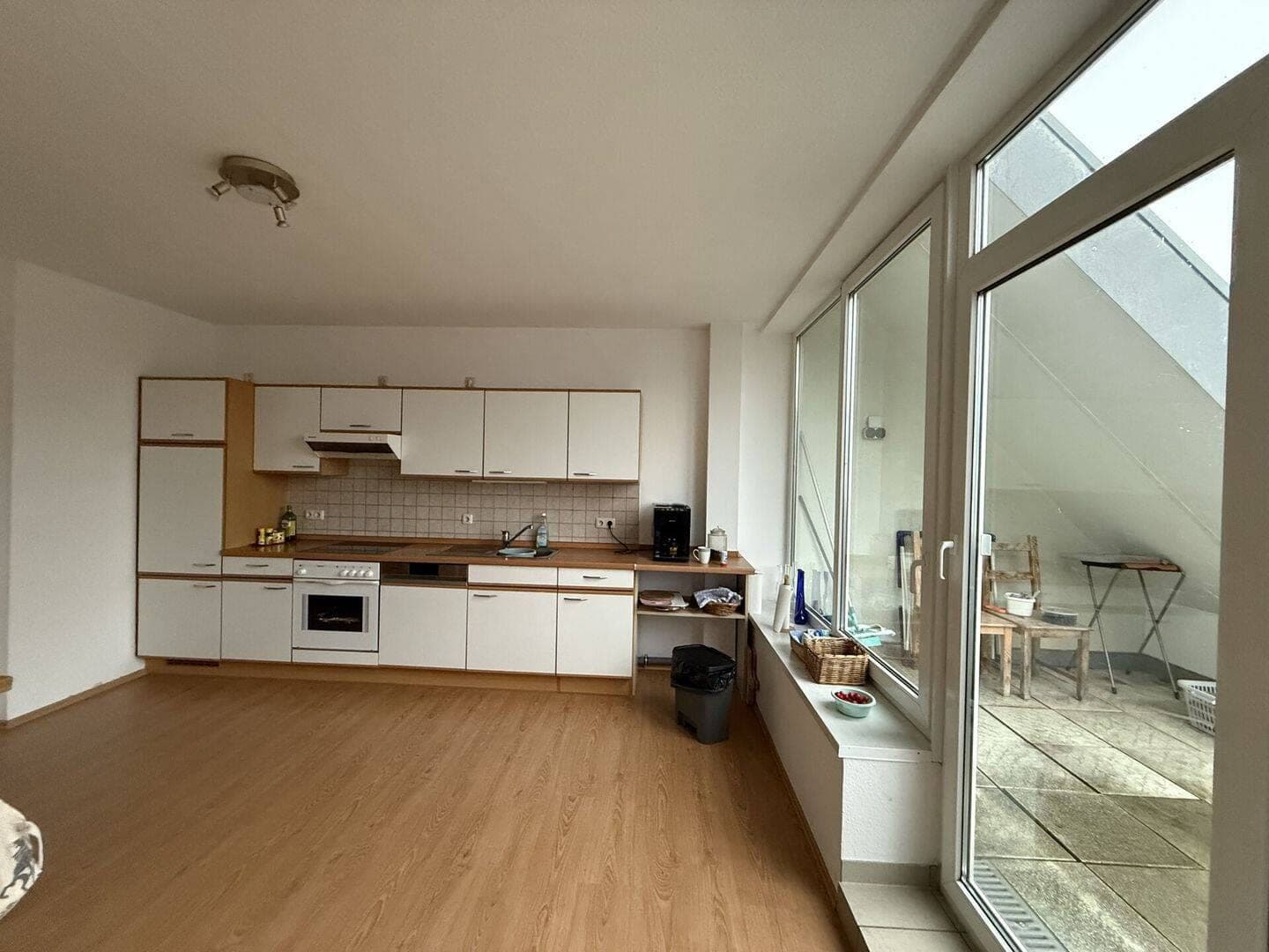Großzügige Wohnung mit Loggia in guter Wohnlage